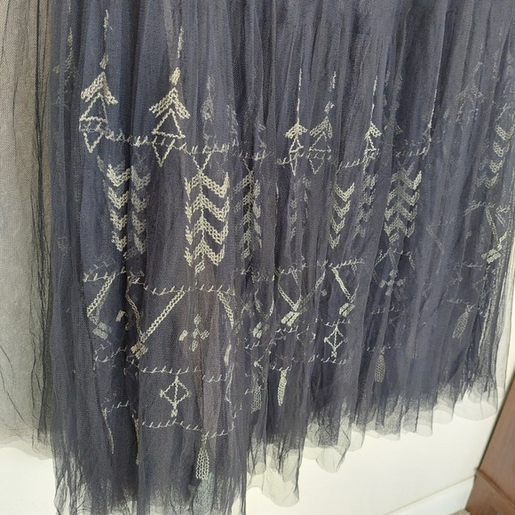 Anthropologie‎ Floreat Embroidered Tulle Maxi Skirt in Navy Blue Size 8 - Picture 3 of 9